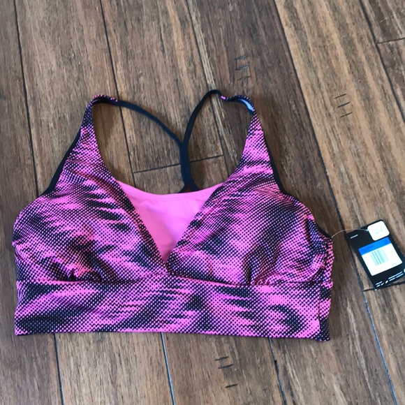 Nike Other - Women’s Nike swim top NWT